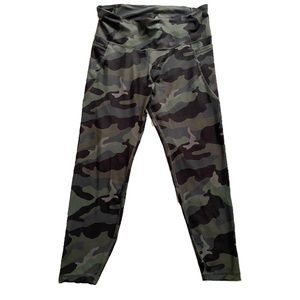 Old Navy Active Leggings in Camo